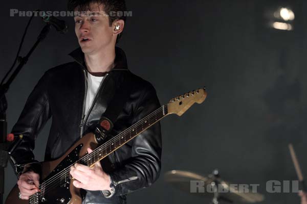 ARCTIC MONKEYS - 2011-08-27 - SAINT CLOUD - Domaine National - Grande Scene - 